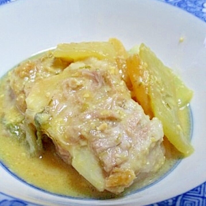 鹿児島料理　豚骨と蒟蒻の味噌煮